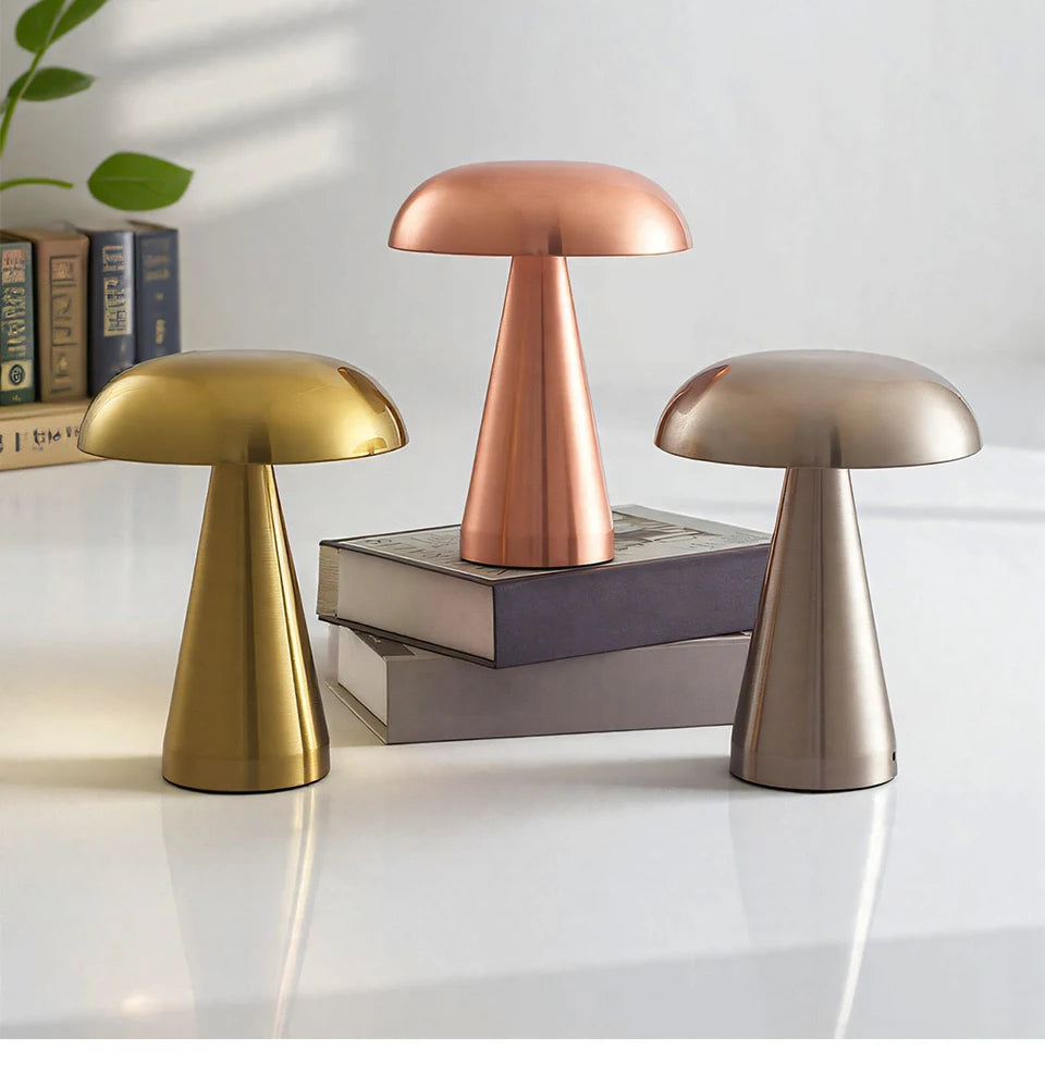 Luminária de Mesa Cogumelo em Metal – Design Moderno com Toque Retrô e Iluminação Aconchegante