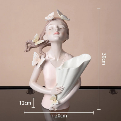 Estátua Decorativa de Menina em Resina