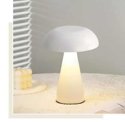Luminária de Mesa Cogumelo em Metal – Design Moderno com Toque Retrô e Iluminação Aconchegante